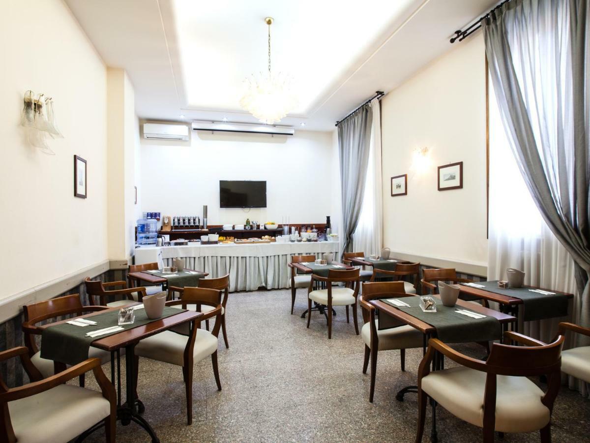 Astoria Deluxe Rooms Bologna Kültér fotó